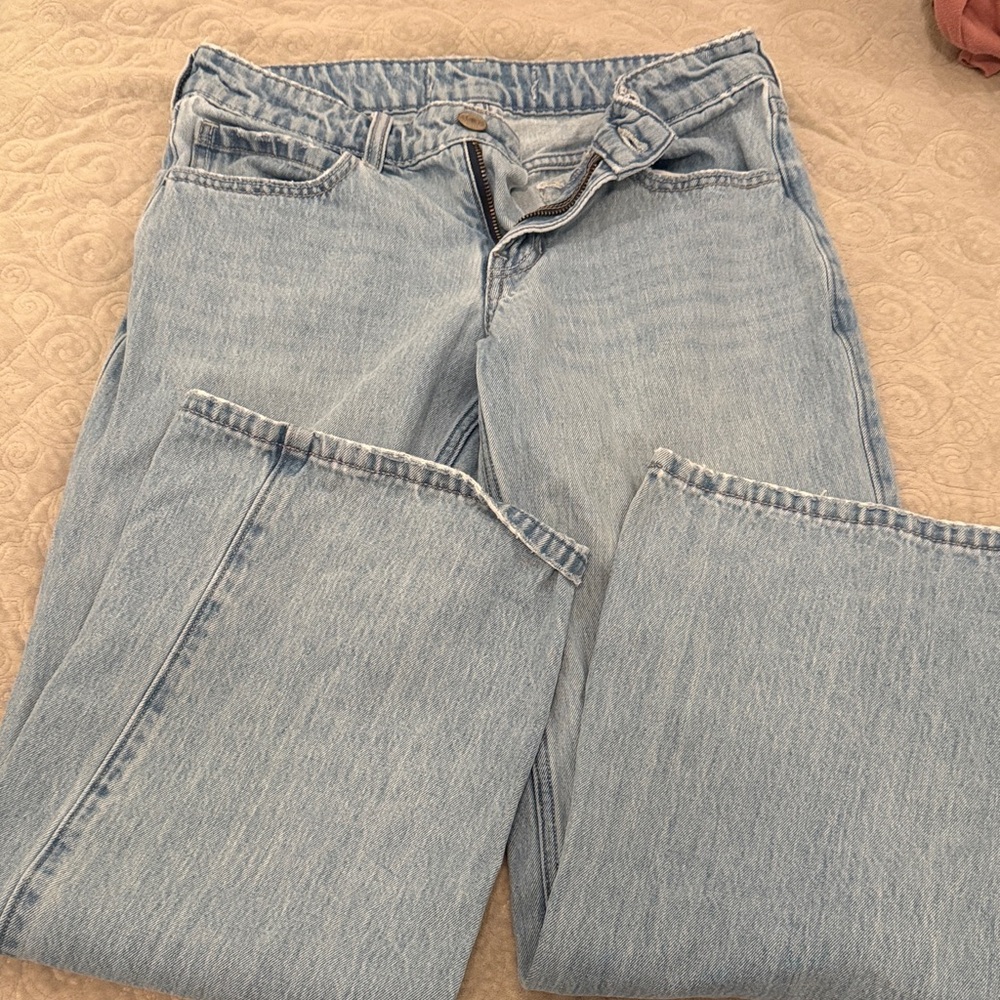 Hollister Women's Light Blue Straight Leg Jeans
